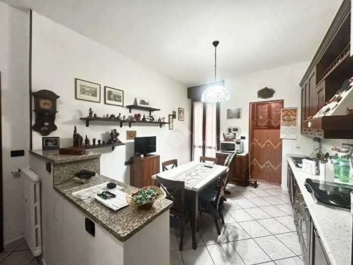 Appartamento trilocale in vendita in Via Villar, Torino