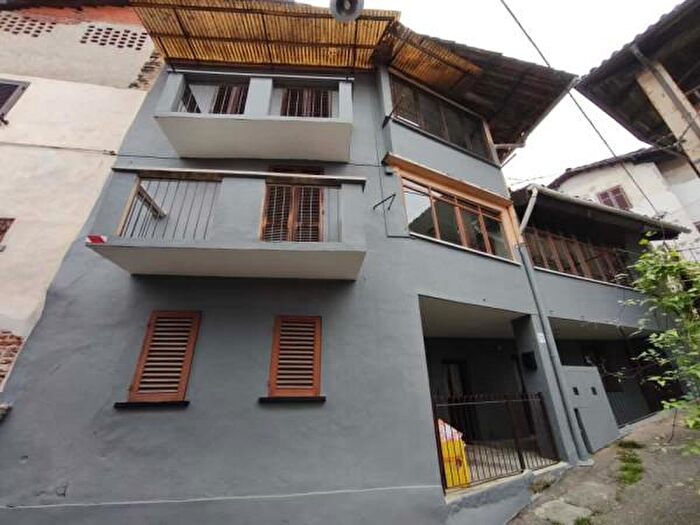 Appartamento quadrilocale in vendita in Strada Favaro di là, Biella