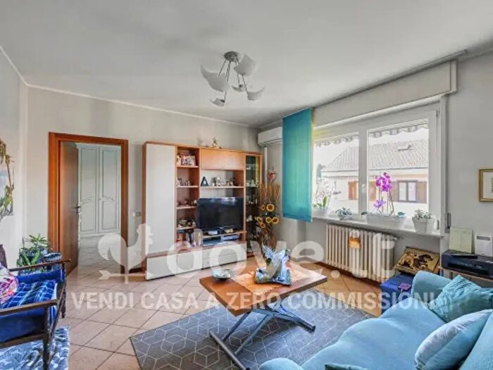 Appartamento bilocale in vendita in Via XXV Aprile, Buguggiate