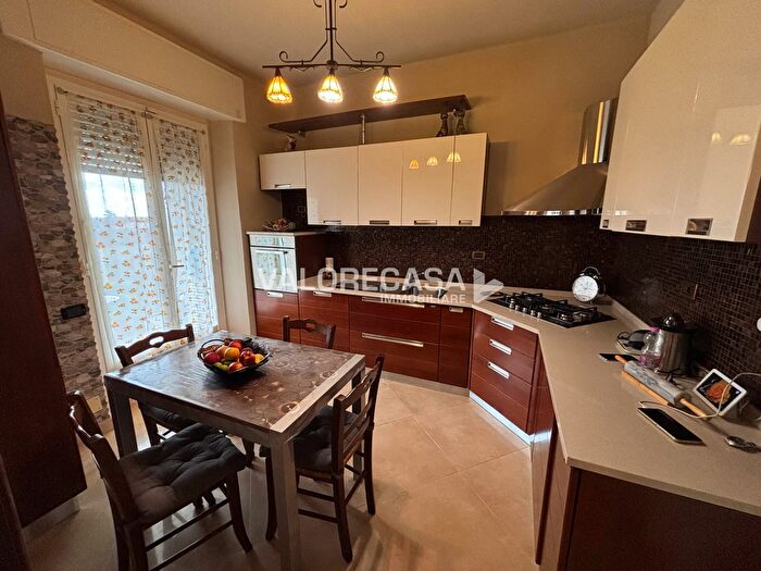 Appartamento quadrilocale in vendita in Via Caffaggio, Ameglia