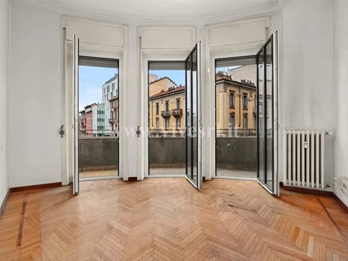 Appartamento quadrilocale in vendita in Via Alfonso Lamarmora, Milano