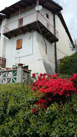 Casa quadrilocale in vendita in Cantone Colmo Curino, Curino
