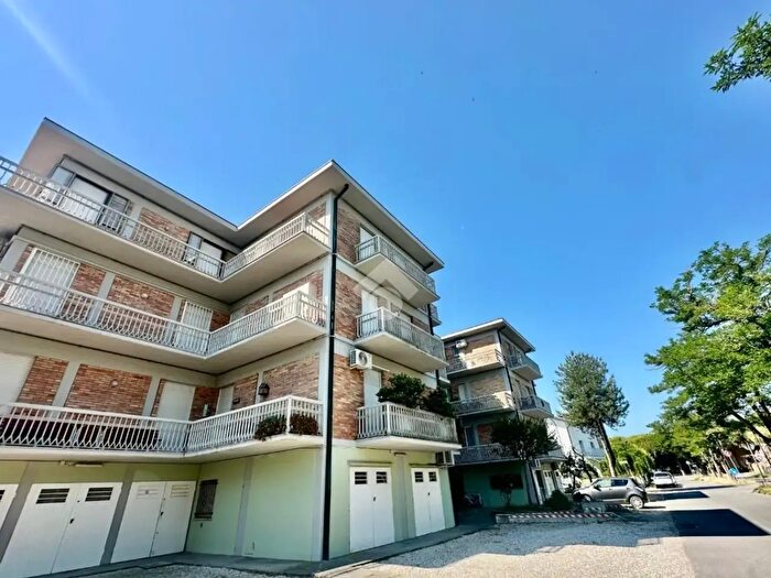 Appartamento trilocale in vendita in Via delle Sirti, Ravenna
