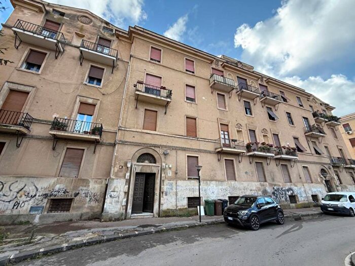 Appartamento quadrilocale in affitto in Via Pier Maria Rosso di San Secondo, Centro, Caltanissetta
