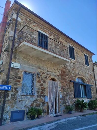 Appartamento con 6 locali in affitto in Semproniano