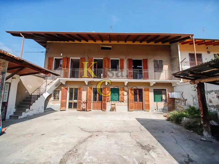 Casa quadrilocale in vendita in Via Umberto I, Foglizzo