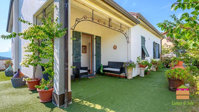 Casa con 7 locali in vendita in Masignano, Arcola