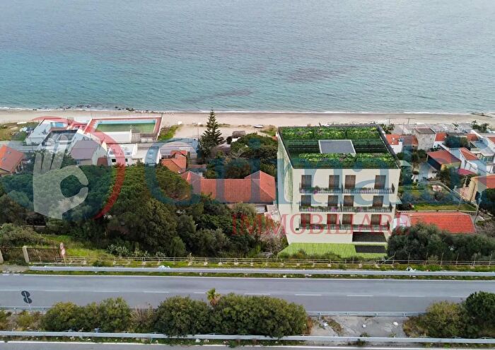 Appartamento trilocale in vendita in Via Consolare Pompea, Messina