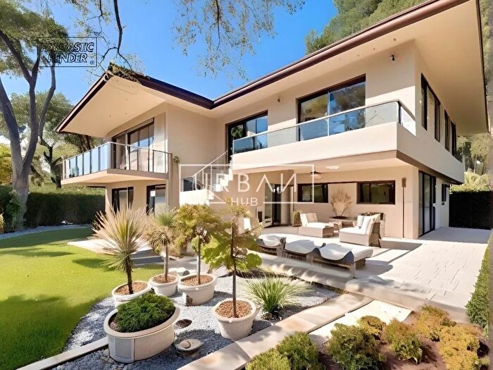 Casa con 10 locali in vendita in Rimini