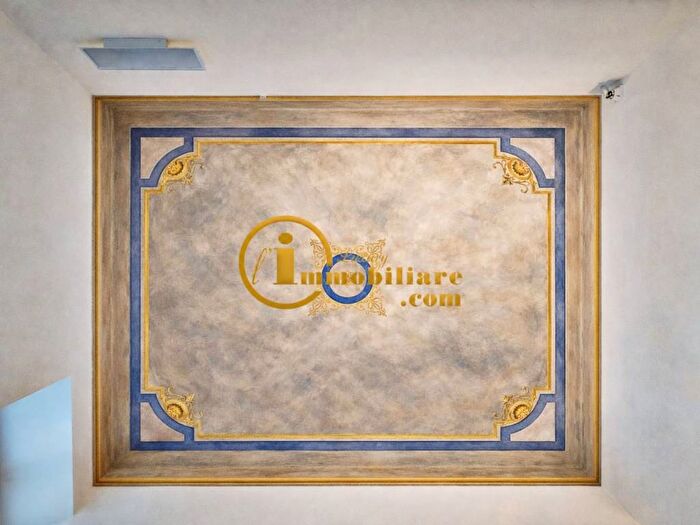 Appartamento con 6 locali in affitto in Piazza Venezia, Pantheon, Roma