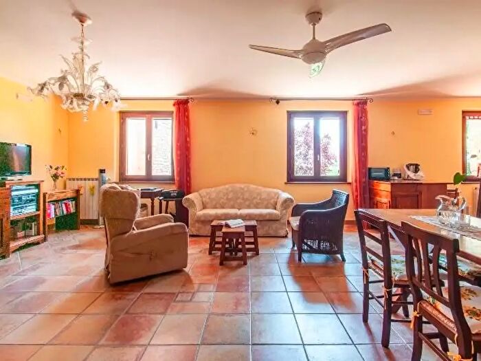 Appartamento quadrilocale in vendita in Via Molina, Nocera Umbra