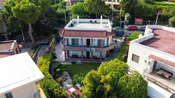 Casa con 6 locali in vendita in Via Calpurnio, Palermo
