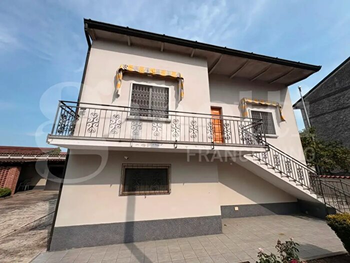 Casa con 5 locali in vendita in Via Cavour, Pieve D'Olmi