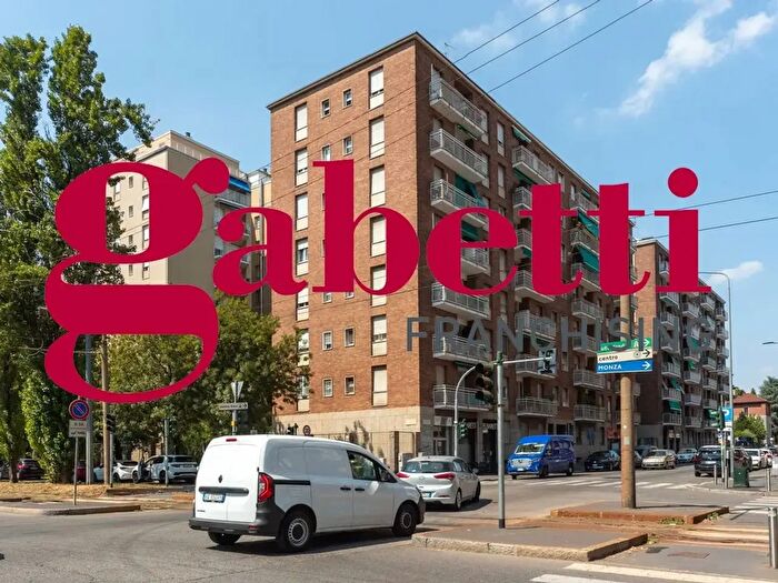 Appartamento bilocale in vendita in Viale Suzzani, Milano
