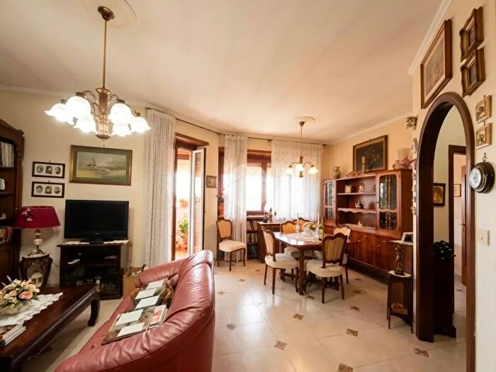 Appartamento con 5 locali in vendita in Viale Inigo Campioni, Roma