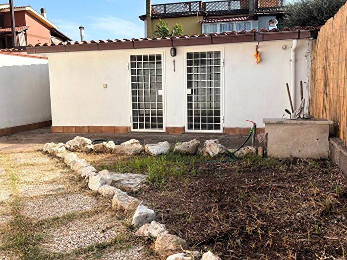 Casa bilocale in affitto in Via Isernia, Nuova Florida, Ardea