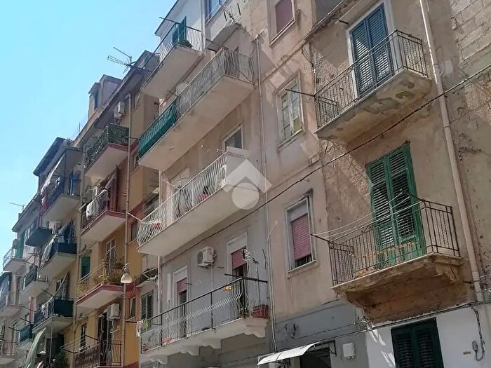 Appartamento quadrilocale in affitto in Via Generale Turba Euclide, Palermo