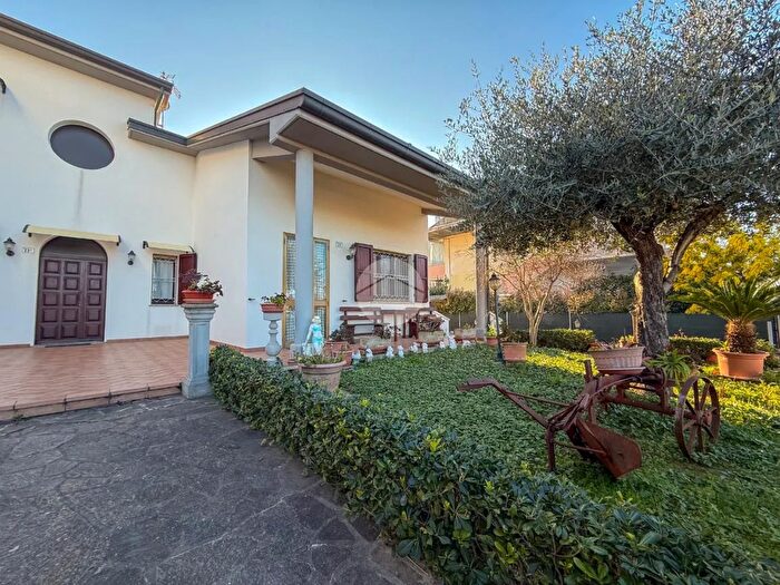 Casa quadrilocale in vendita in Via Tintoretto, Misano Adriatico