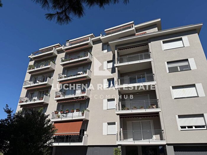 Appartamento trilocale in affitto in Via Battista Mondelli, Cernobbio