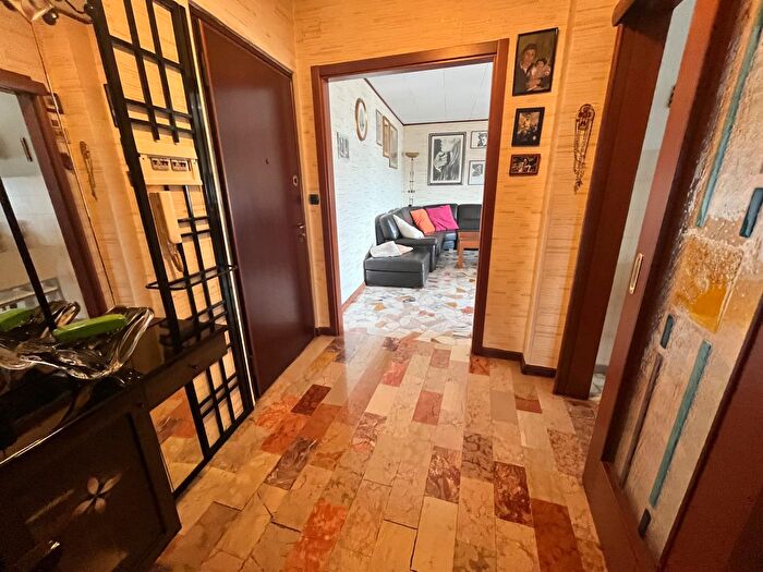 Appartamento con 5 locali in vendita in Piazzale Gio Batta Cella, Udine