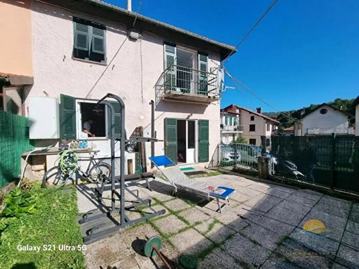 Casa quadrilocale in vendita in Via Prelo, Savignone