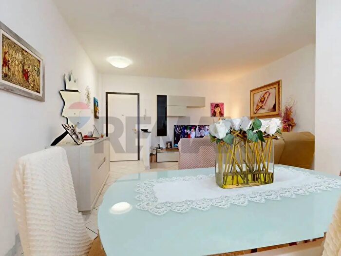Appartamento con 5 locali in vendita in Via Petri Snc, Viareggio
