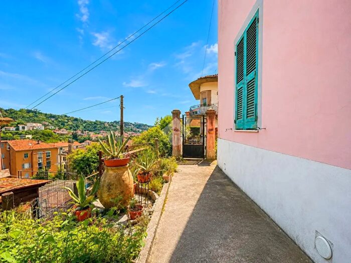 Casa quadrilocale in vendita in Salita della Casa Bianca, La Spezia