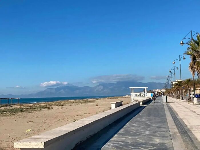 Appartamento bilocale in vendita in Via Collodi Snc, Mondragone