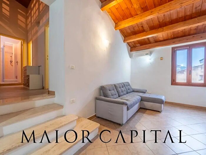 Appartamento con 8 locali in vendita in Ozieri