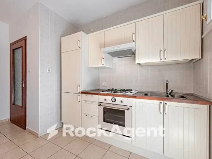 Appartamento trilocale in affitto in Via Giovanni Battista Viotti, Padova