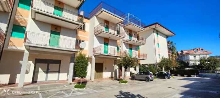 Appartamento quadrilocale in vendita in Via dei Medici Eleatici, Ascea