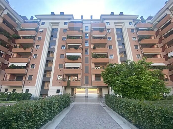 Appartamento quadrilocale in vendita in Via Mazzini, Cusano Milanino