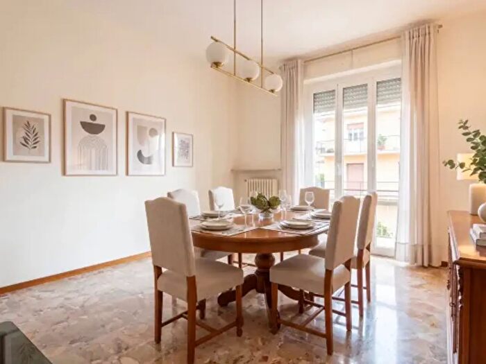 Appartamento trilocale in vendita in Via Luigi Galvani, Parma
