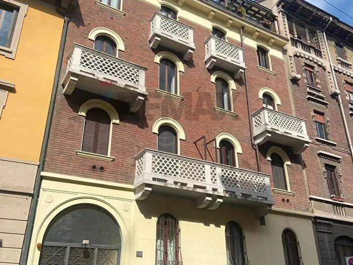 Appartamento trilocale in affitto in Via Trebbia, Milano