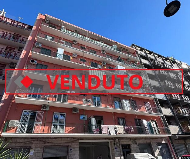Appartamento trilocale in vendita in Via Martiri dOtranto, Bari