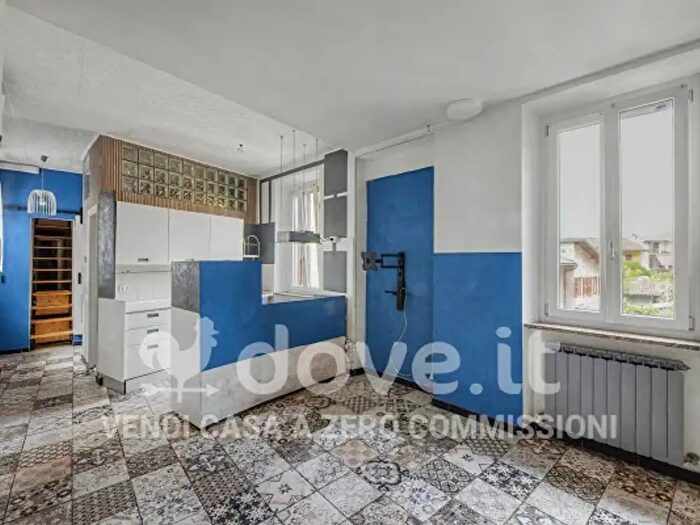 Appartamento trilocale in vendita in Via Garibaldi, Porto Ceresio