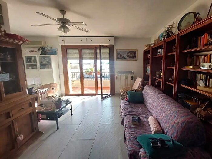 Appartamento quadrilocale in vendita in Via R Scarpettini, Montemurlo