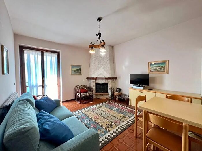 Appartamento trilocale in vendita in Via Pozzo, Gorno
