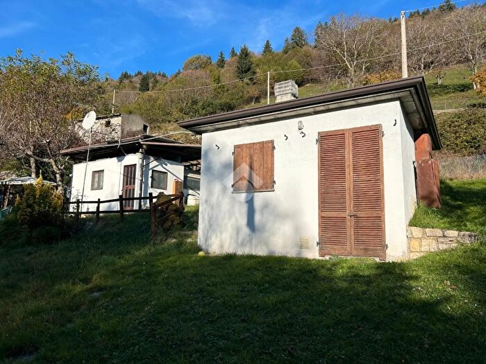 Casa monolocale in vendita in Località Conghino, Parzanica