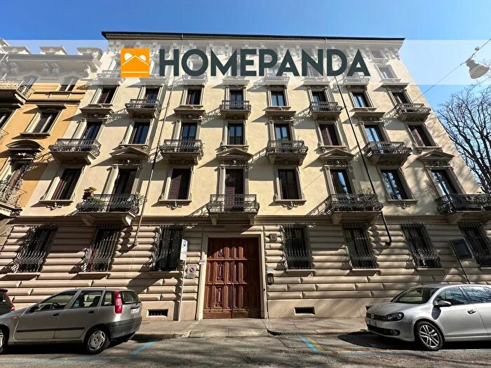 Appartamento con 5 locali in vendita in Via SantAntonio da Padova, Torino