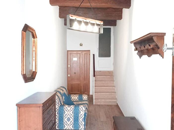 Appartamento trilocale in affitto in Via San Carlo, Capodimonte