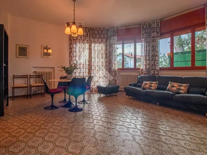 Appartamento quadrilocale in affitto in Viale Dante Alighieri, Cervia