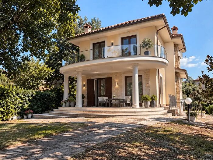 Appartamento quadrilocale in vendita in Via delle Querce, Fiuggi