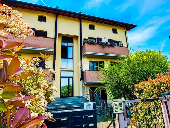 Appartamento trilocale in vendita in Strada Paratoia, Parma