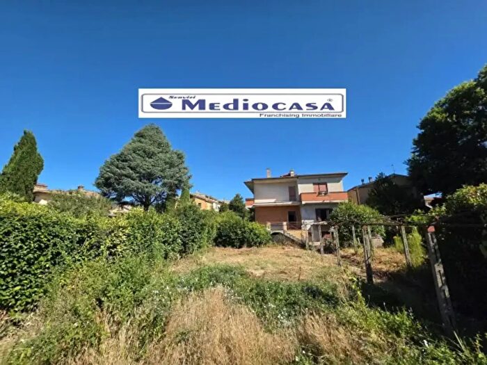 Appartamento quadrilocale in vendita in Via Tevere, Lariano