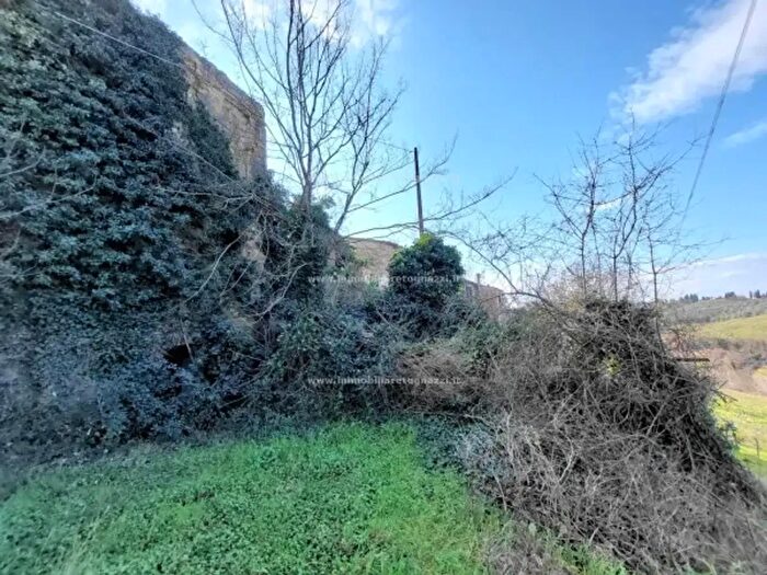 Casa con 6 locali in vendita in Zona Campagna, Certaldo