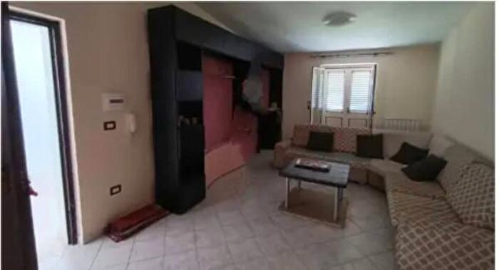 Appartamento con 5 locali in vendita in Via Aprile, Rovito