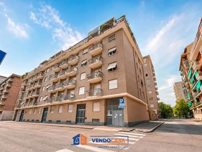 Appartamento quadrilocale in vendita in Via La Loggia, Torino