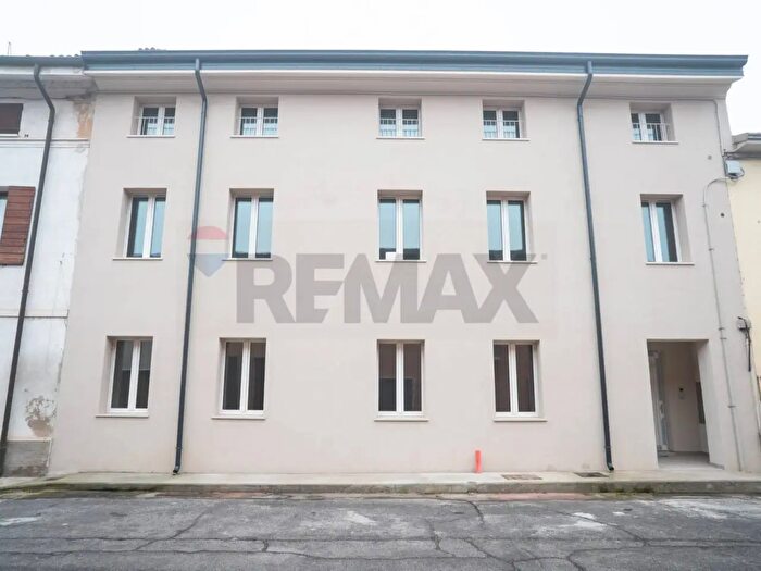 Appartamento quadrilocale in vendita in Viadana