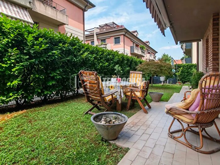 Appartamento trilocale in vendita in Via Madre Teresa di Calcutta, Arese